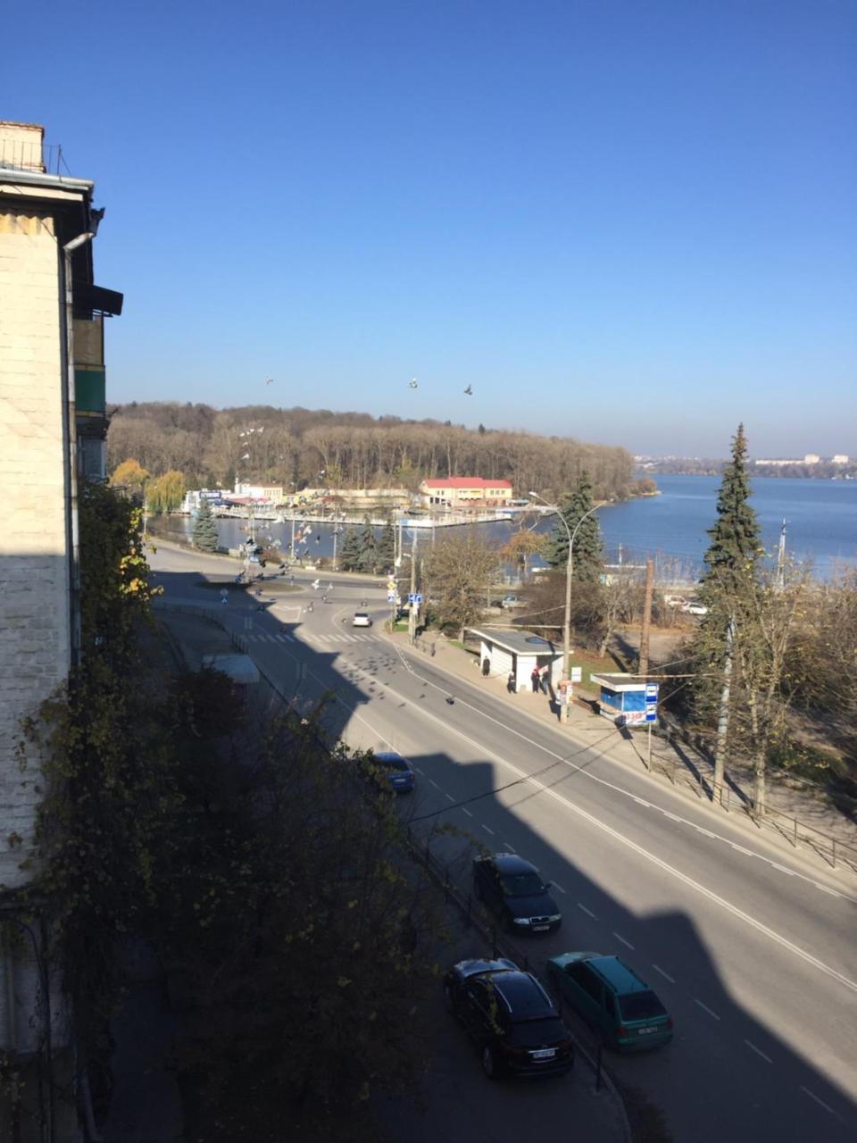 Апартаменты С Видом На Озеро Ternopil Bagian luar foto